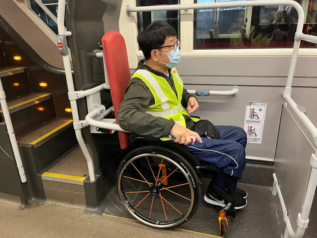 【九龍巴士加裝活動扶手】方便輪椅及電動輪椅上落 - 好好醫療用品