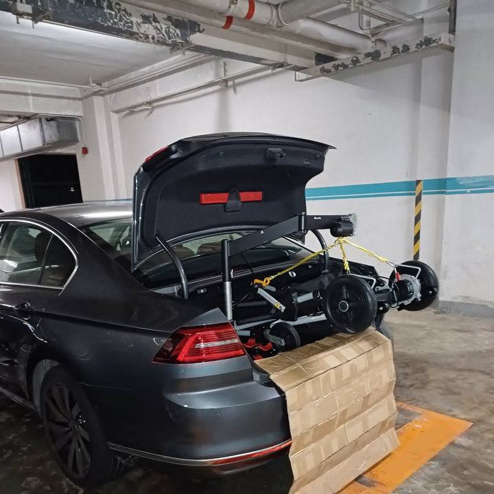 瑞典 BraunAbility Carolift 40 車用輪椅吊機 (可摺、可升40kg、可安裝在房車) | 好好醫療用品