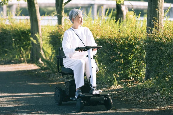 日本 WHILL Model R 電動代步車 (雙馬達、獨立避震、電子穩定器及控制) - 行貨 | 好好醫療用品