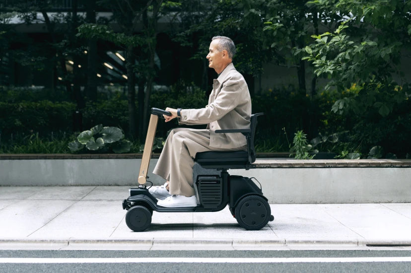 日本 WHILL Model R 電動代步車 (雙馬達、獨立避震、電子穩定器及控制) - 行貨 | 好好醫療用品